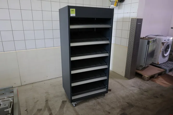 1 x Verkaufswagen Warenpräsenter Maße: 75 x 58 x 164 cm